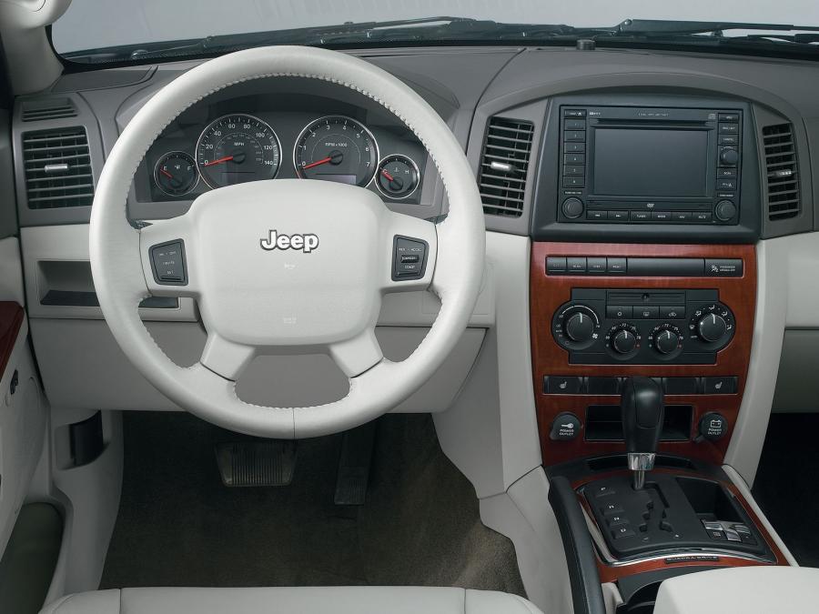  Jeep Grand Cherokee 5.7 Limited 2005 года  (фото 2 из 8)